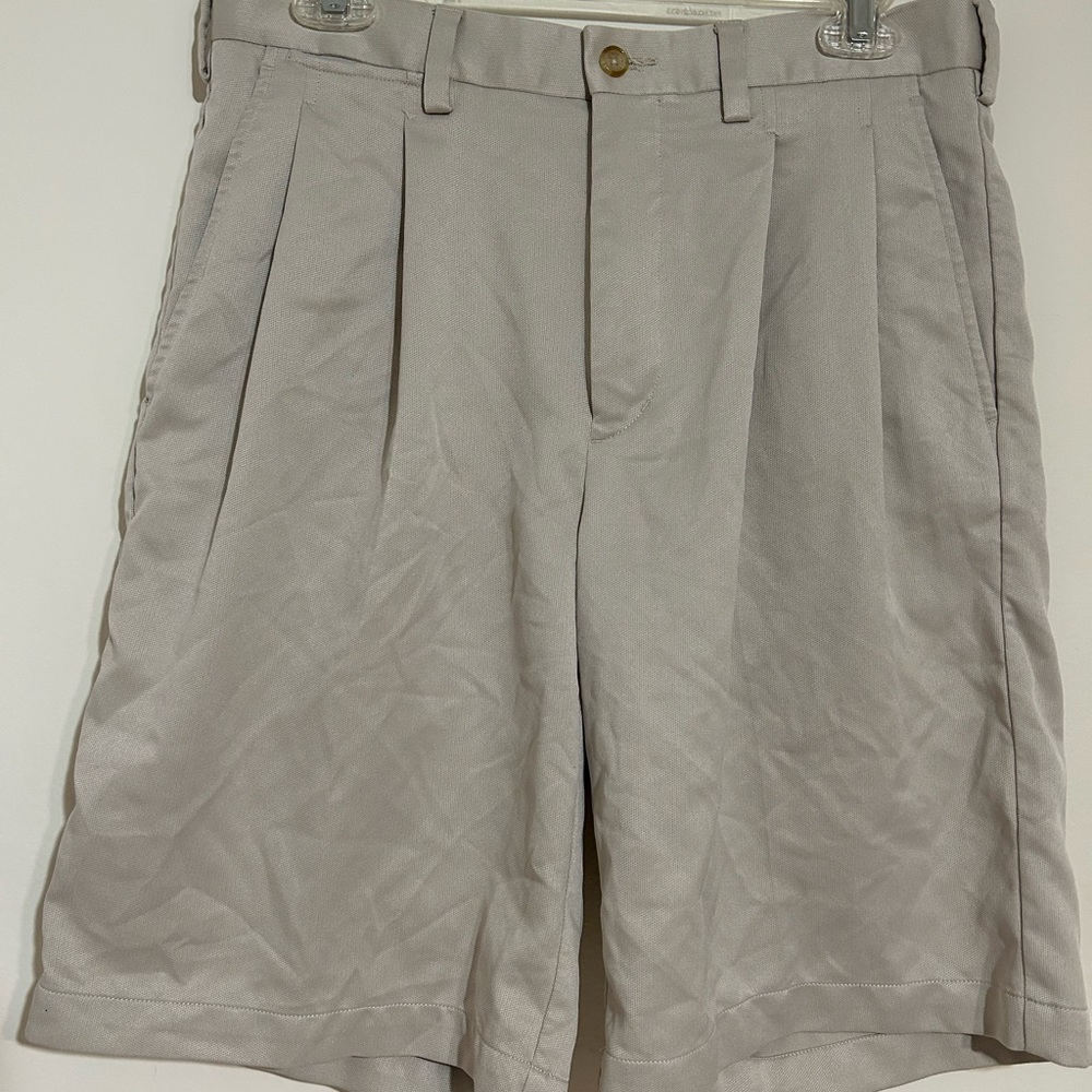 Callaway golf shorts size 32 khaki